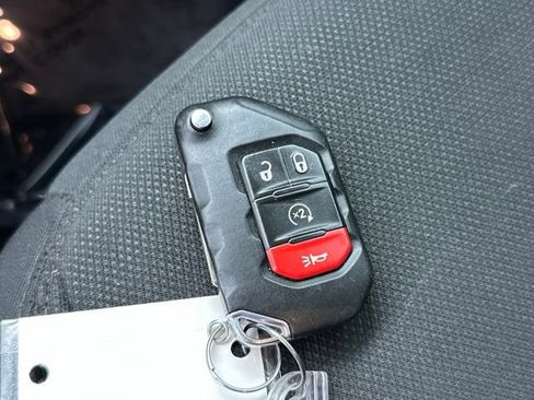 Used 2020 Jeep Wrangler Unlimited Sahara AWD/4WD image 2