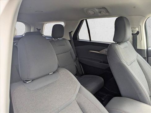 Used 2025 Ford Explorer Active RWD image 19