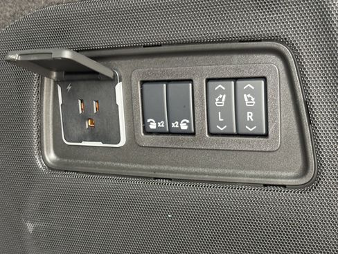 Used 2026 Cadillac Escalade ESV Platinum Luxury w/ LPO, Floor Liner Package AWD/4WD image 10