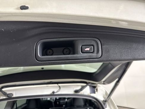 Used 2017 Honda Pilot Touring image 35