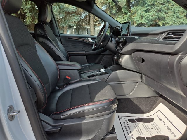 Used 2025 Ford Escape ST-Line Select AWD/4WD image 33