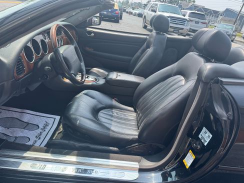Used 2003 Jaguar XK8 Convertible image 10
