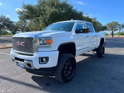 Used 2016 GMC Sierra 2500 Denali w/ Duramax Plus Package AWD/4WD image 3