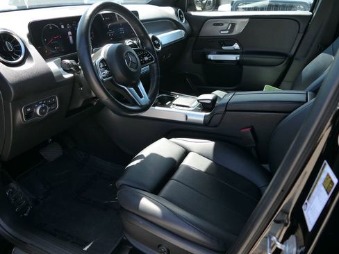 Used 2023 Mercedes-Benz GLB 250 4MATIC image 11