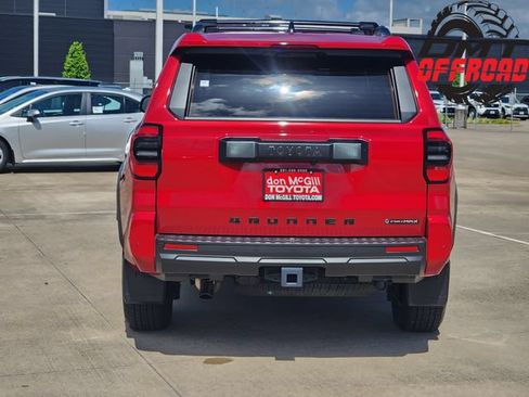 Certified 2025 Toyota 4Runner TRD Off-Road AWD/4WD image 5