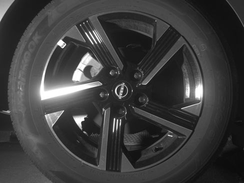 Used 2025 Nissan Sentra SV image 15