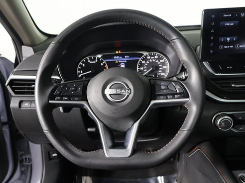 Used 2024 Nissan Altima 2.5 SR w/ SR Premium Package image 38