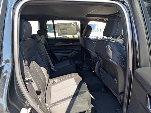 New 2025 Jeep Grand Cherokee Laredo X w/ Luxury Tech Group I image 7