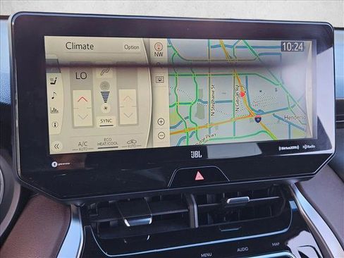 Used 2021 Toyota Venza Limited image 13