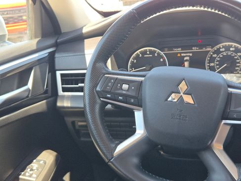Used 2024 Mitsubishi Outlander AWD image 20