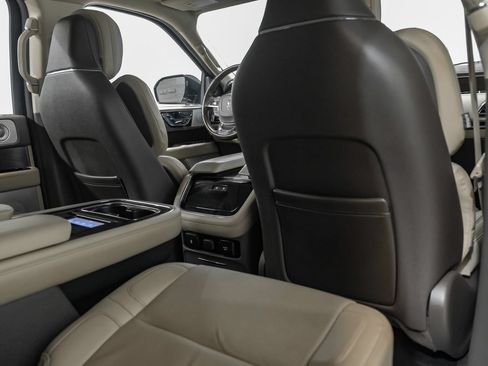 Used 2022 Lincoln Navigator L Reserve AWD/4WD image 34