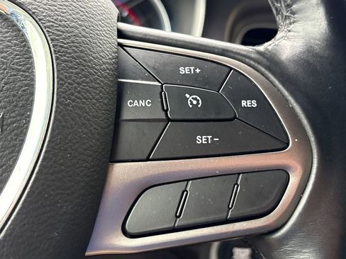Used 2021 Dodge Charger SXT w/ Leather Interior Group RWD image 19
