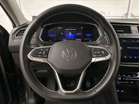 Used 2023 Volkswagen Tiguan SE image 7