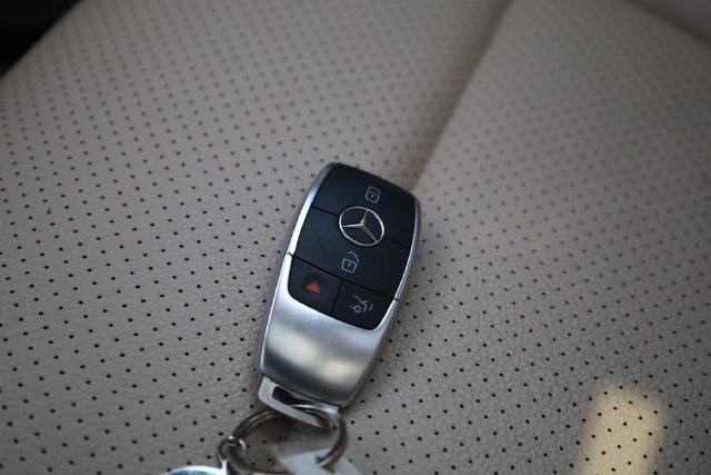 Used 2021 Mercedes-Benz GLC 300 4MATIC w/ Multimedia Package image 26