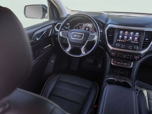 Used 2021 GMC Acadia Denali w/ Denali Technology Package FWD image 30