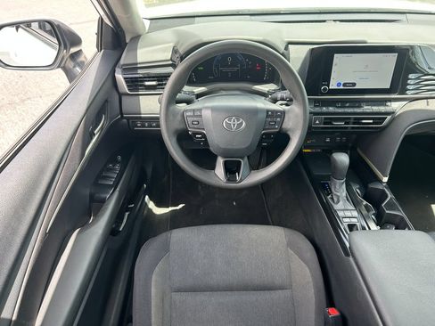 Used 2025 Toyota Camry LE FWD image 28