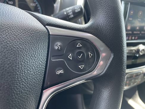 Used 2021 Chevrolet Traverse LS AWD/4WD image 32