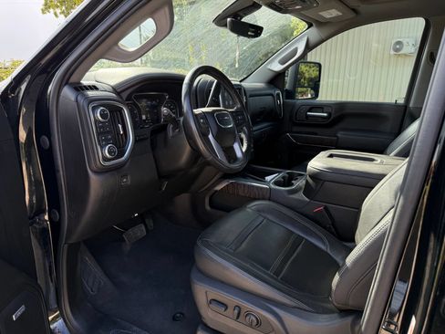Used 2022 GMC Sierra 3500 Denali w/ Denali Ultimate Package AWD/4WD image 9