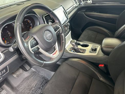 Used 2019 Jeep Grand Cherokee Trailhawk AWD/4WD image 9