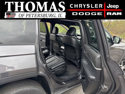 Used 2024 Jeep Grand Cherokee L Limited w/ Luxury Tech Group II AWD/4WD image 17