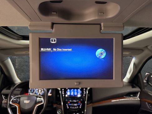 Used 2015 Cadillac Escalade Premium AWD/4WD image 31