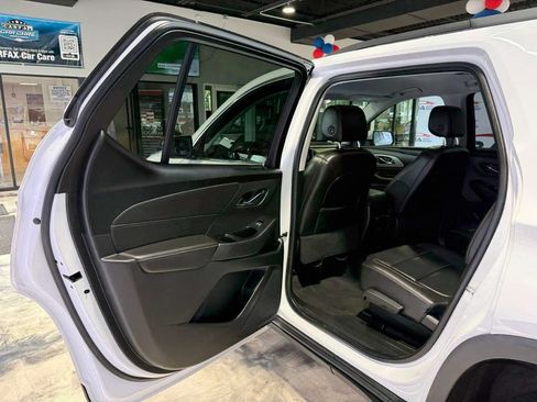 Used 2020 Chevrolet Traverse LT w/ Driver Confidence II Package AWD/4WD image 33