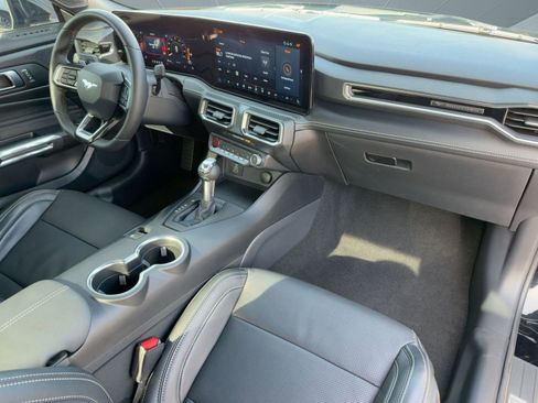 Used 2025 Ford Mustang GT Premium image 27