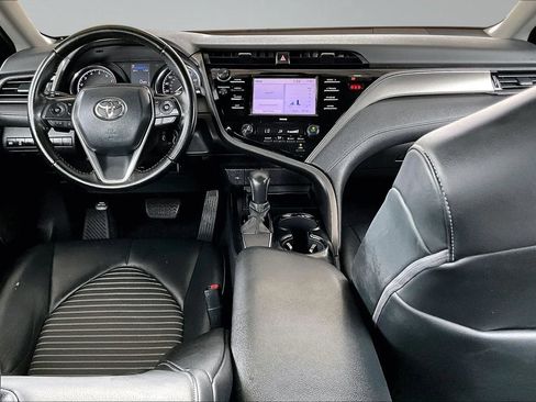 Used 2020 Toyota Camry SE FWD image 7