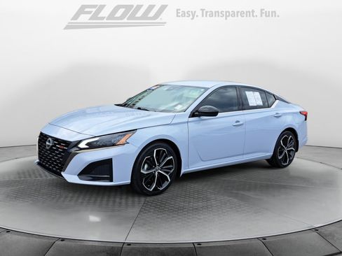 Used 2023 Nissan Altima 2.5 SR FWD image 4