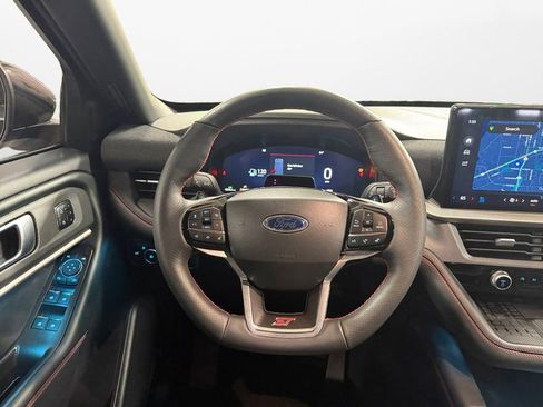 Used 2025 Ford Explorer ST image 12