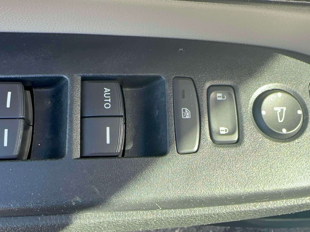 Used 2020 Honda CR-V LX image 13