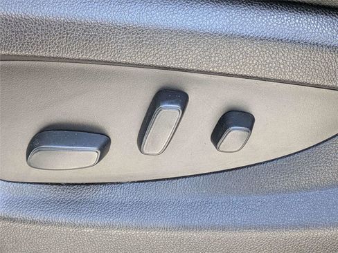 Used 2018 GMC Sierra 1500 SLE w/ SLE Value Package image 21