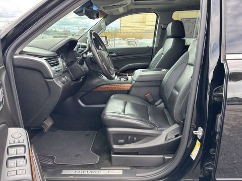 Used 2018 Chevrolet Suburban Premier AWD/4WD image 9