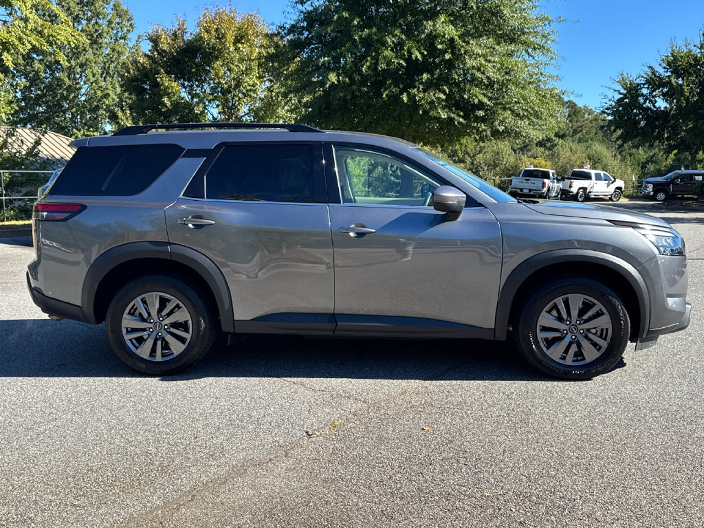 Certified 2025 Nissan Pathfinder SV AWD/4WD image 6