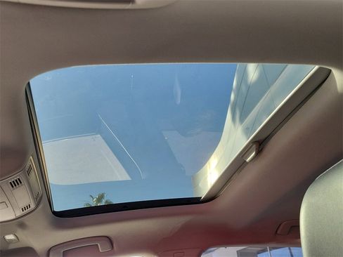 Used 2019 Volkswagen Jetta SE image 29