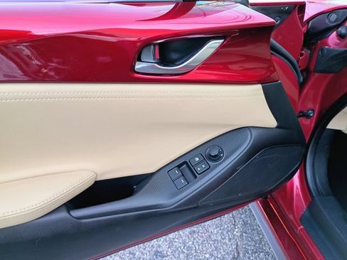 Used 2020 MAZDA MX-5 Miata RF Grand Touring RWD image 36