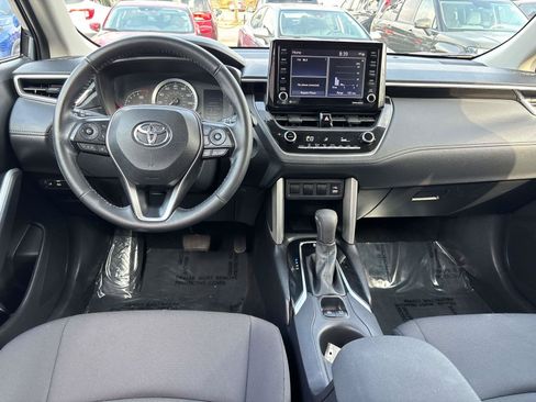 Used 2022 Toyota Corolla Cross LE AWD/4WD image 11