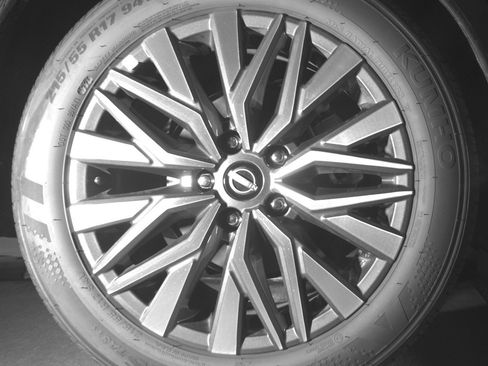 Used 2025 Nissan Altima 2.5 SV FWD image 15