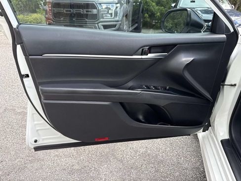Used 2020 Toyota Camry SE FWD image 21