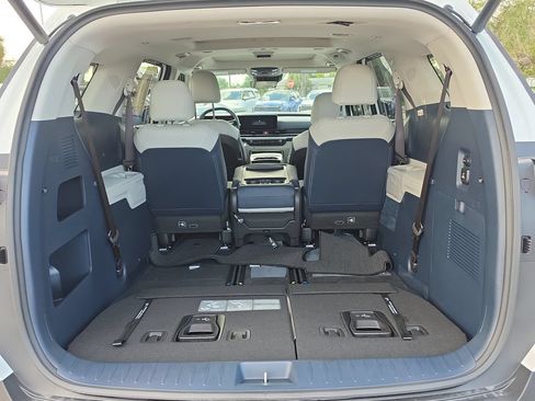 New 2027 Kia Carnival SX FWD image 10