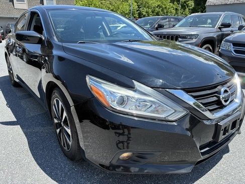 Used 2018 Nissan Altima 2.5 SV FWD image 1