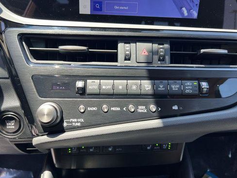 Certified 2025 Lexus ES 350 w/ Premium Package FWD image 17