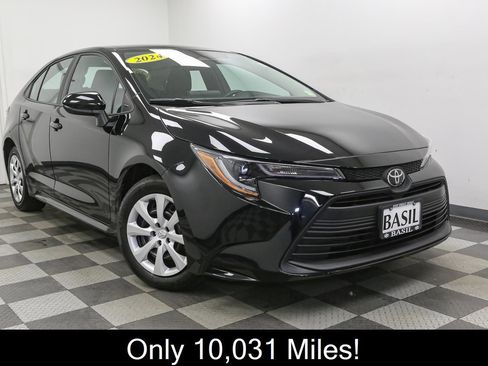 Used 2024 Toyota Corolla LE FWD image 2