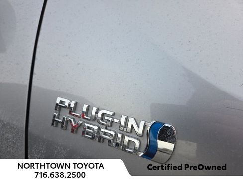 Used 2021 Toyota RAV4 SE w/ Weather & Moonroof Package image 5