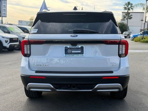 Certified 2025 Ford Explorer Platinum w/ LUX Leather Package image 9