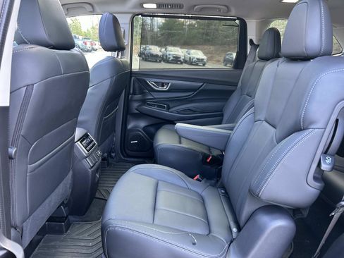 Used 2025 Subaru Ascent Limited AWD/4WD image 11