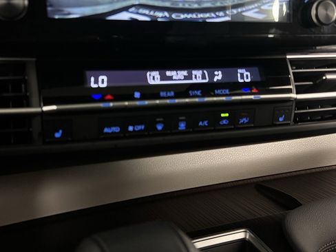 Used 2024 Toyota Sienna XLE image 20