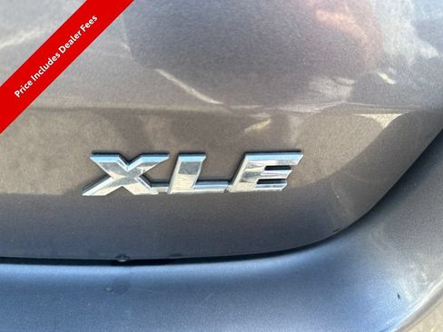 Used 2019 Toyota Highlander XLE FWD image 7