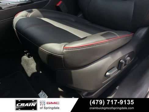Used 2024 Chevrolet TrailBlazer RS w/ Driver Confidence Package AWD/4WD image 22