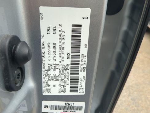 Used 2024 Toyota Tundra Limited w/ Power Package AWD/4WD image 29